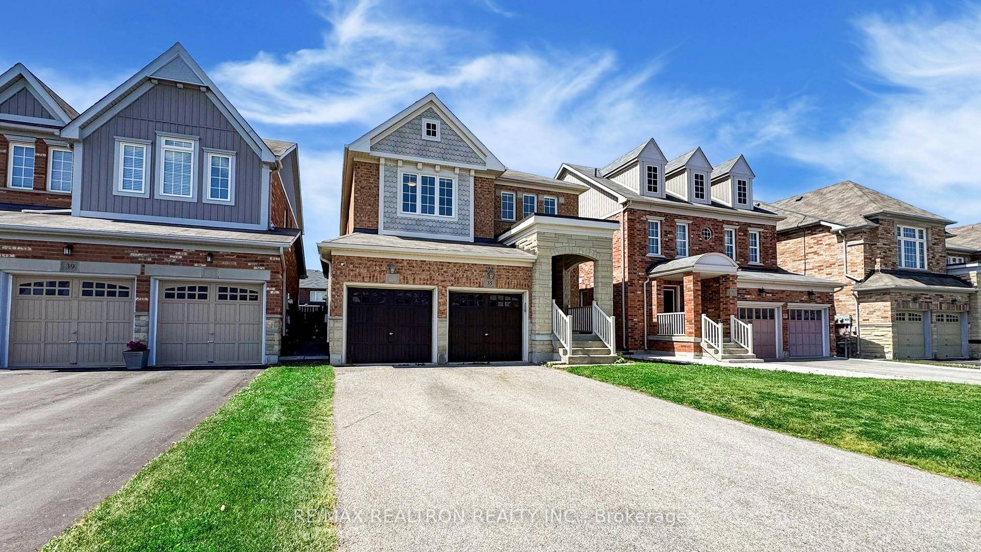 Experience living in this beautifully designed detached home, featuring 4 bedrooms and 4 bathrooms, this home seamlessly blends contemporary design with practical living, ideal for families seeking comfort, style, and ...