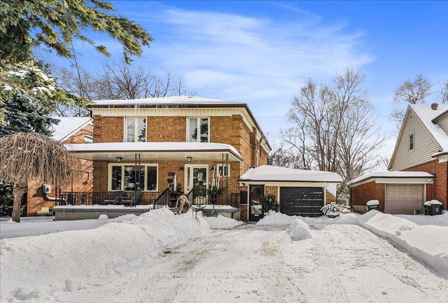 Charming 4 bedroom family home on rare south 53 x 177 lot in Willowdale East !