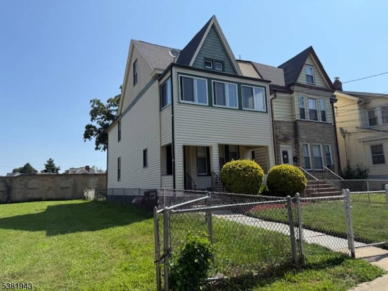 Charming Renovated Two Family Home Ideal for Investment or Owner OccupancyWelcome to this beautifully renovated and meticulously maintained two family home, featuring a spacious 2 bedroom unit above a 1 ...