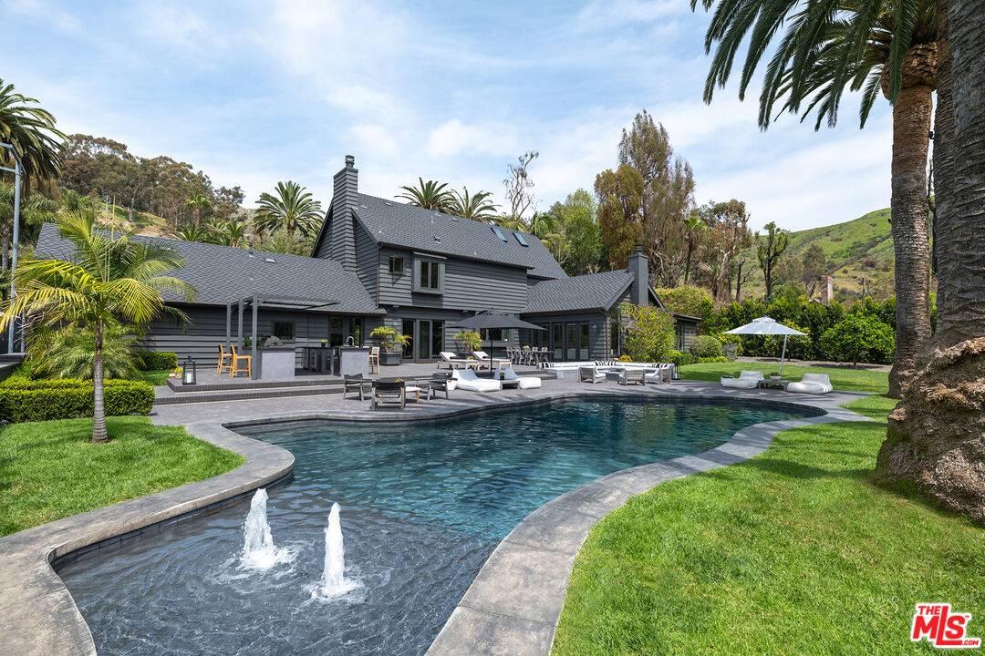 23122   Mariposa De Oro St 4.0 Malibu LA