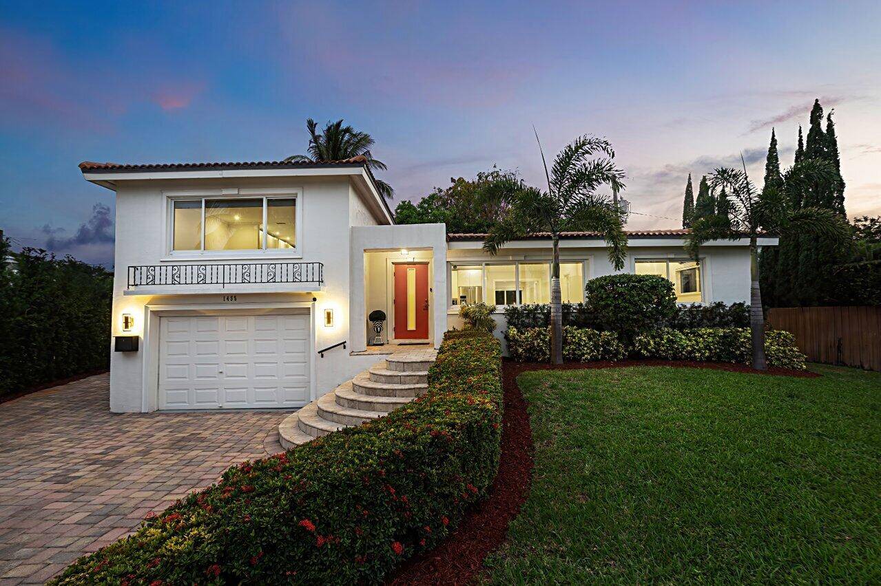 Nestled in a peaceful cul de sac, this stunning home offers a perfect blend of modern luxury and everyday convenience.