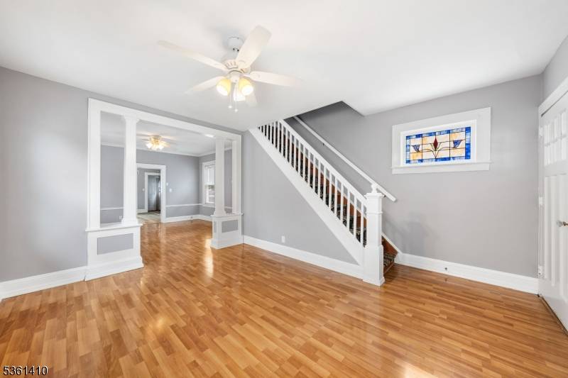 Maintenance free all brick 3 bedroom colonial house in a quire cul de sac street in a desirable area of Linden.