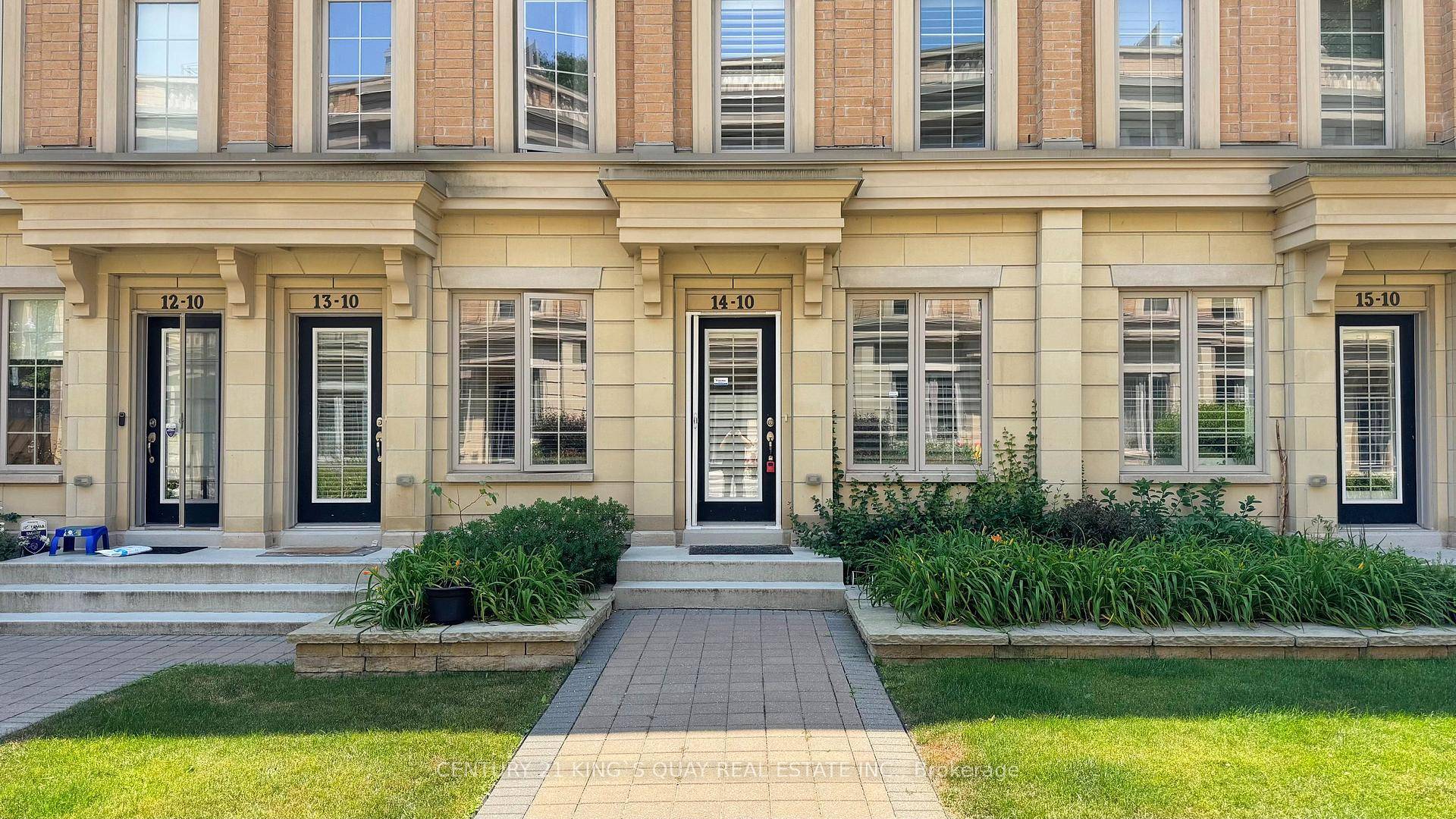 Beautiful Townhouse located in Highly Desirable Lawrence Park Neighborhoods, 3 Bedroom Plus Den, New Fresh Wall Painting, 9' Ceiling, Pot Lights on Main Level, Basement with extra higher ceiling, 2 ...