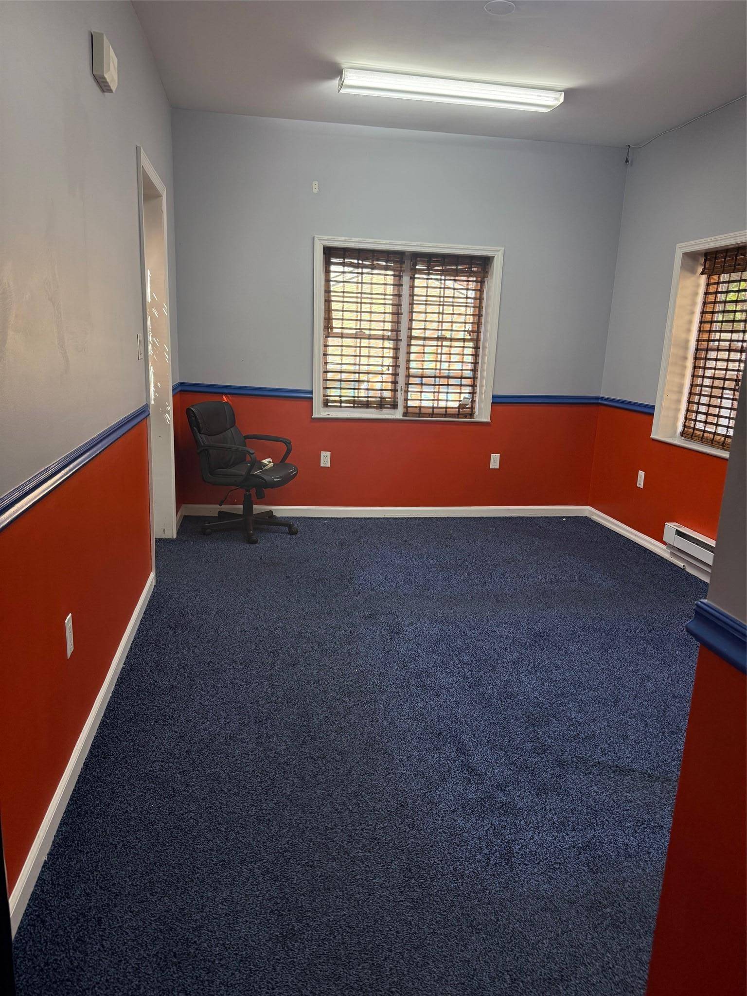 Ground floor, spacious and well lit office space located in the vibrant Throggs Neck area of the Bronx.