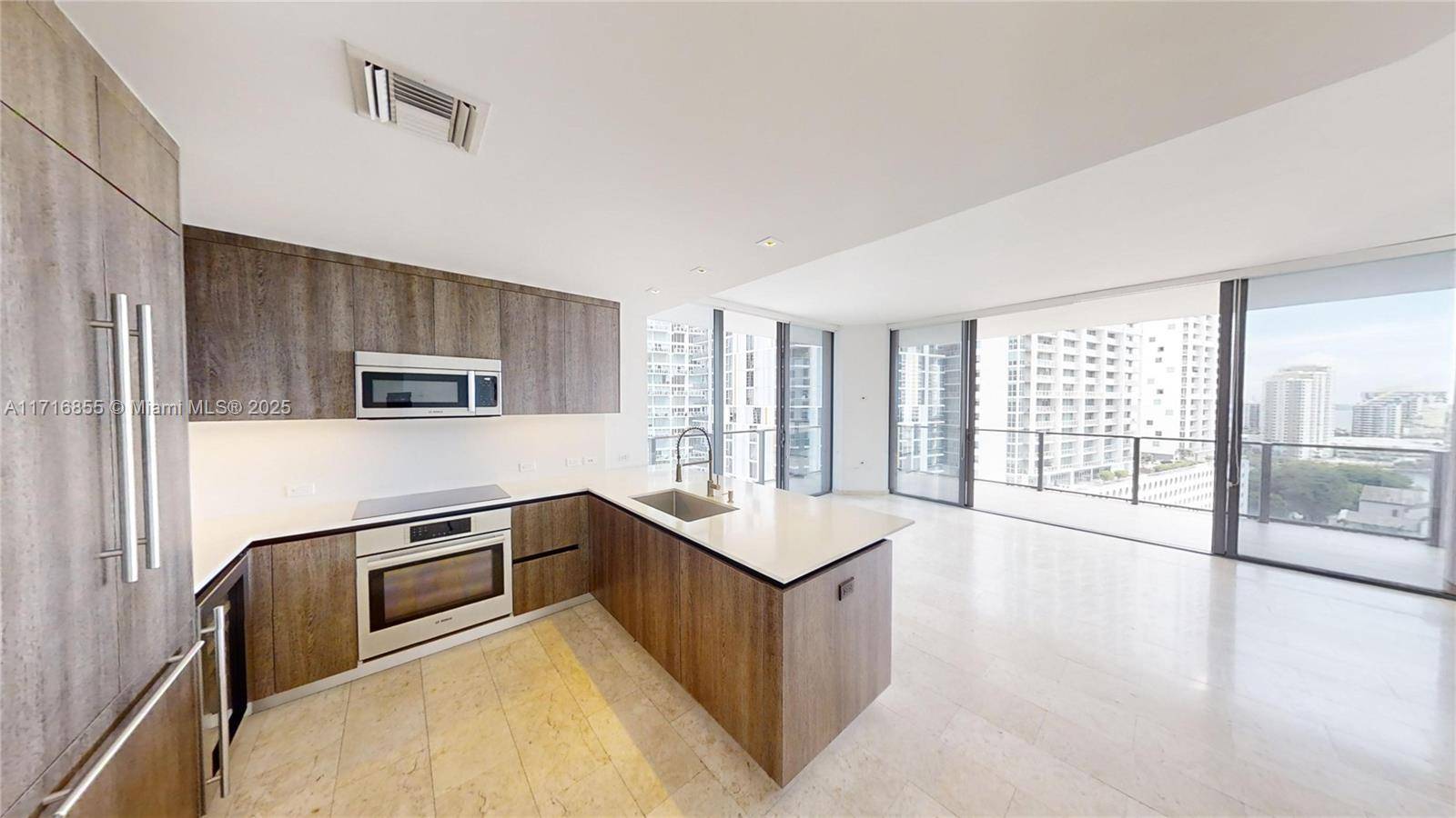 Reach Tower Residence located in the bustling Brickell City Centre.