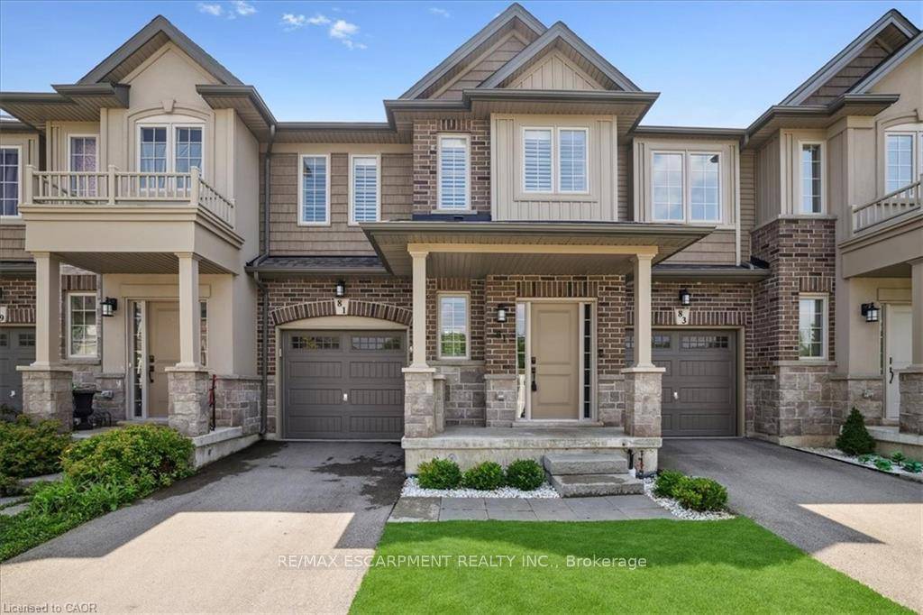 Welcome to 81 Beasley Grove Upgraded Freehold Townhome on a quiet cul de sac, in desirable Meadowlands in Ancaster !