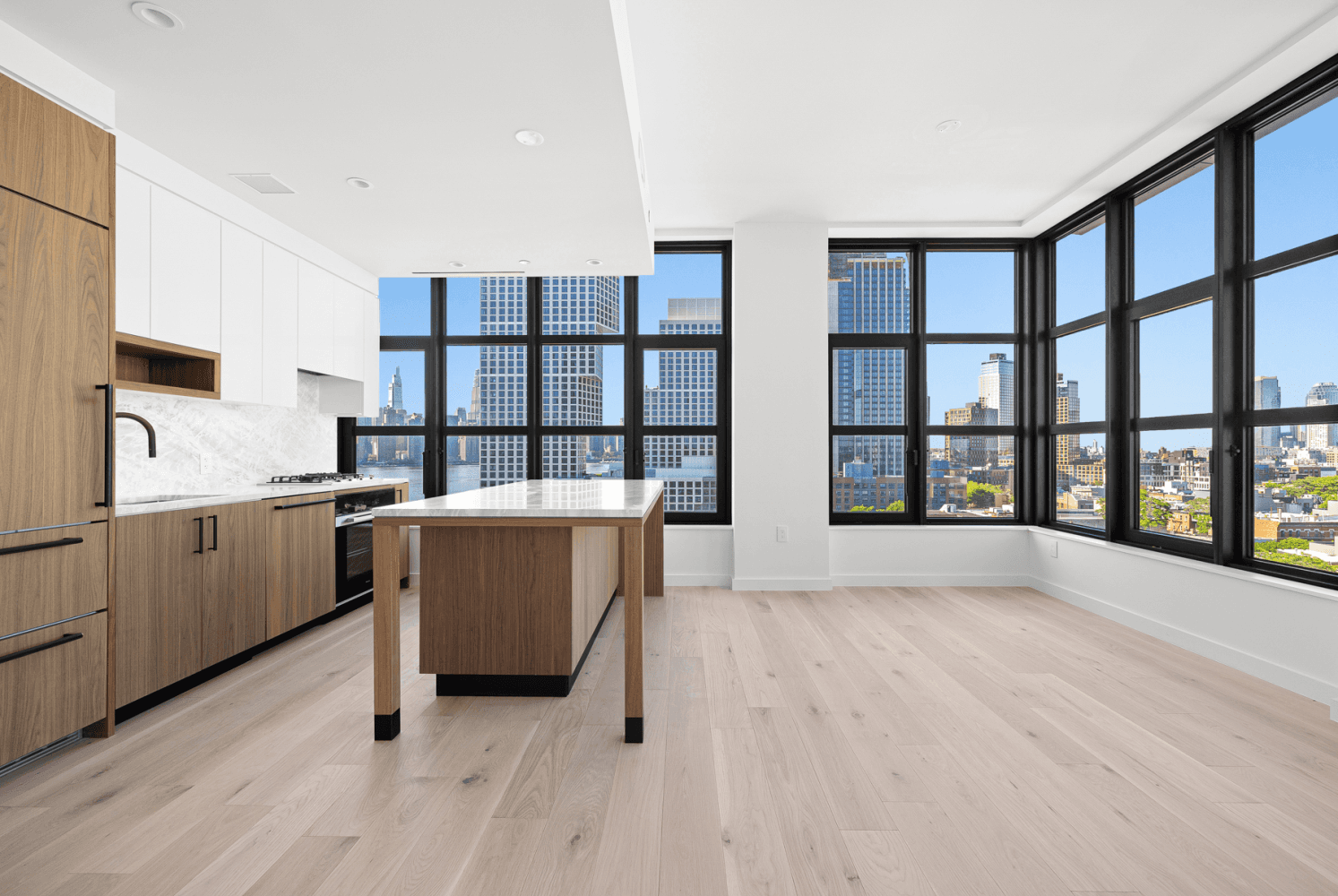 Be the first to live in Greenpoint's newest luxury waterfront condo in a gorgeous high floor corner unit, with 2 bedrooms, 2 bathrooms with sprawling city skyline and water views.