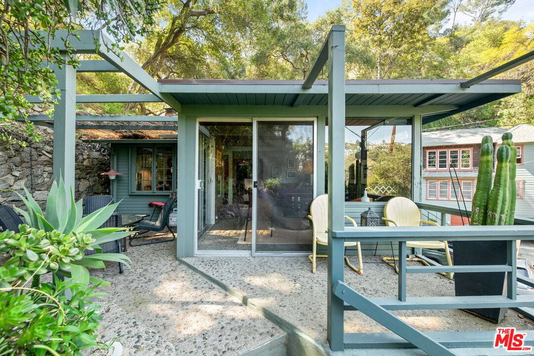 8260   Gould Ave 1.0 Hollywood Hills East LA