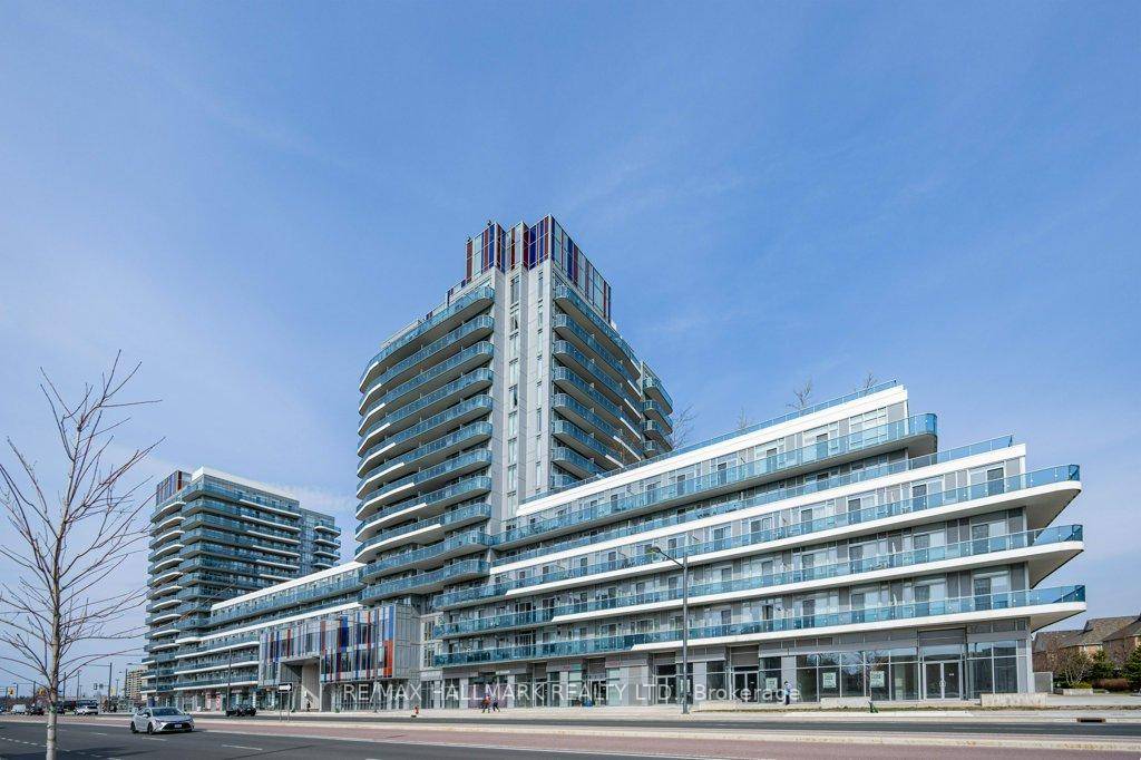 Large Xpression Condo In The Heart Of Richmond Hill, Bright Open Concept 9 Ceiling, Newly Painted 1 Bedroom Den, Spacious amp ; Unobstructed South View Facing Unit With Walk Out ...