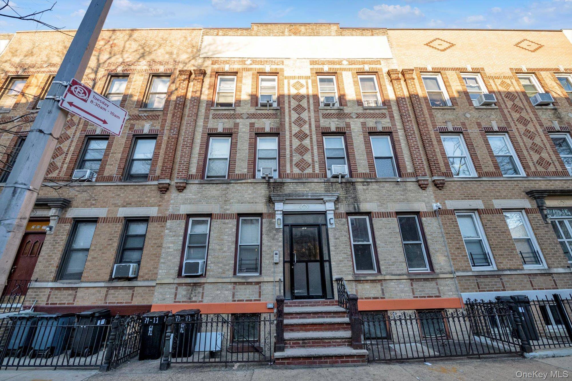 Welcome to this exceptional 6 family multi unit property in the heart of Glendale.