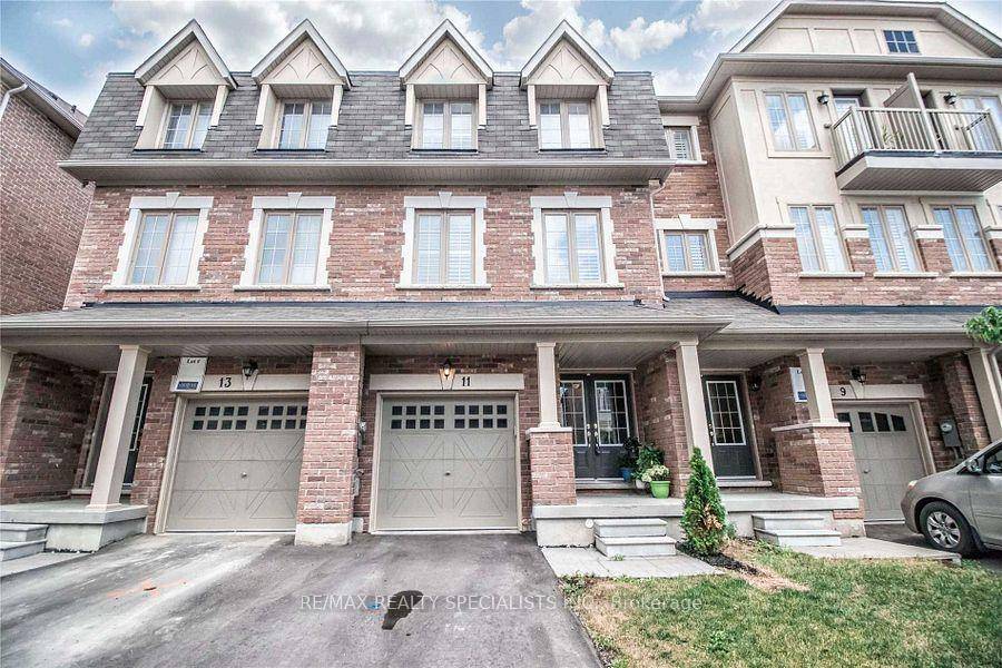 Beautiful 3 Bed, 3 Washroom Freehold Townhouse.