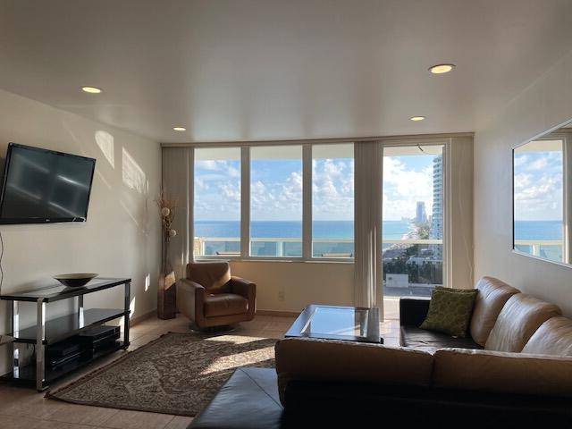 Gorgeous 2 bedroom 2 bath apartment fully furnished located in a prime oceanfront location.