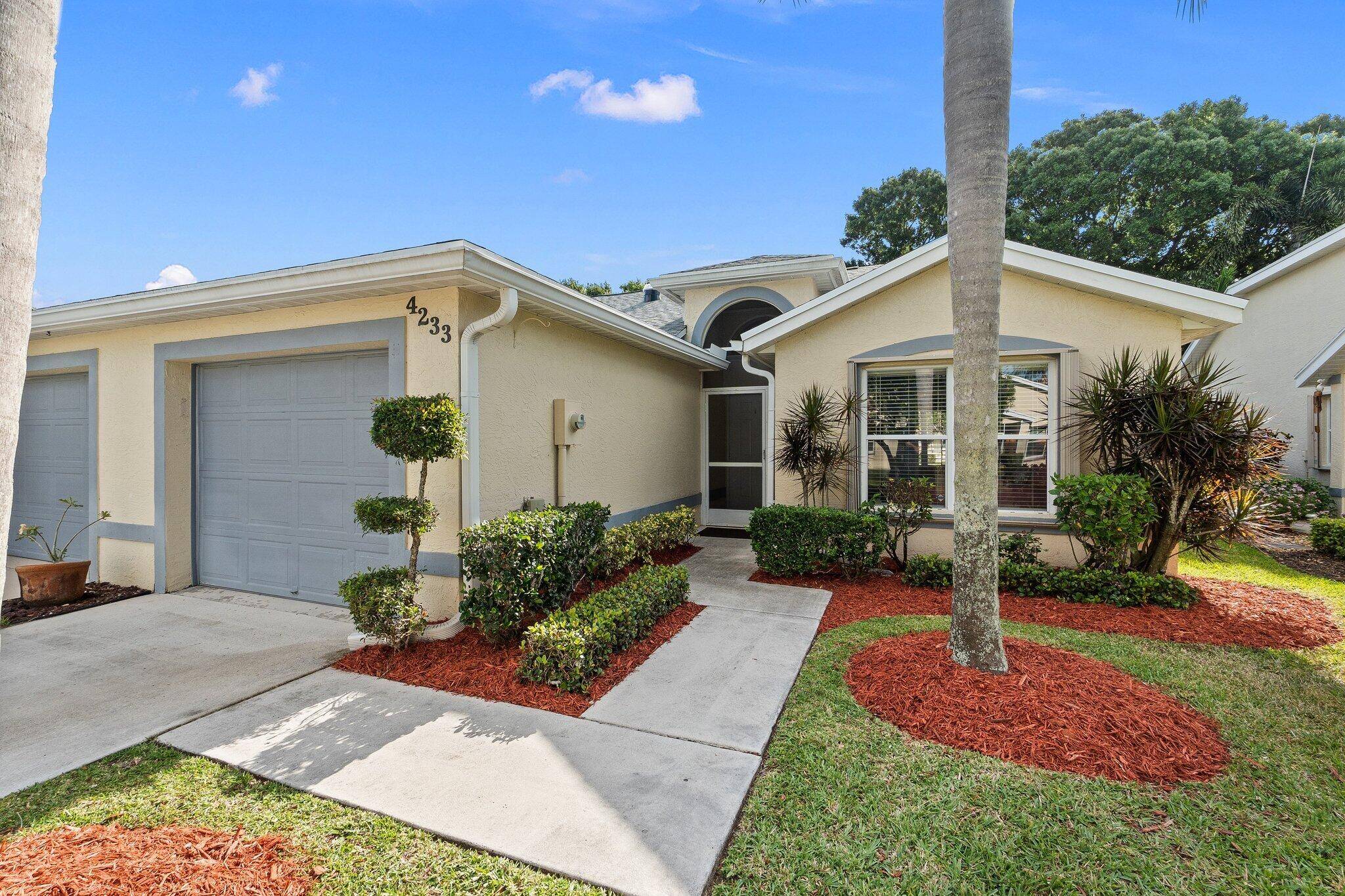 BEAUTIFUL, 2 BEDROOM, 2 BATH, CBS, VILLA LOCATED IN A SMALL COMMUNITY OF ONLY 112 UNITS WITH CLUBHOUSE POOL OVERLOOKING LAKE.