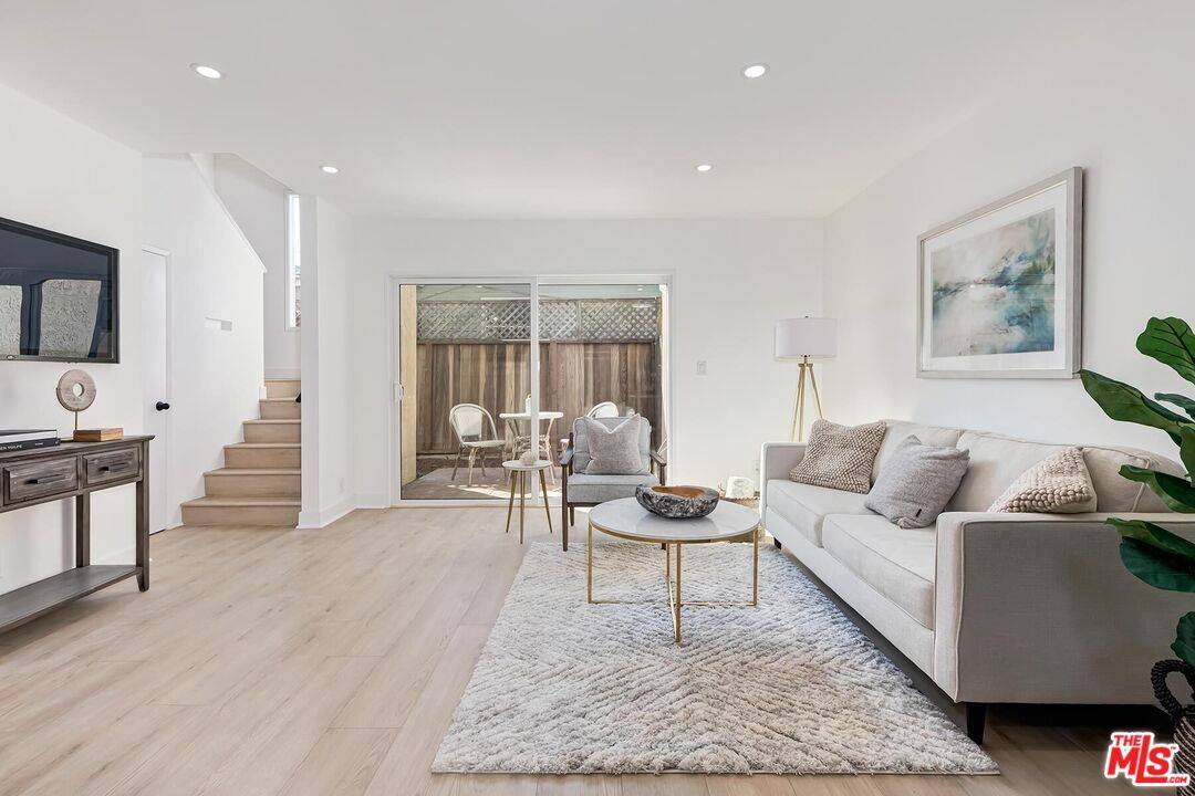 717   Copeland Ct 2BR Santa Monica La