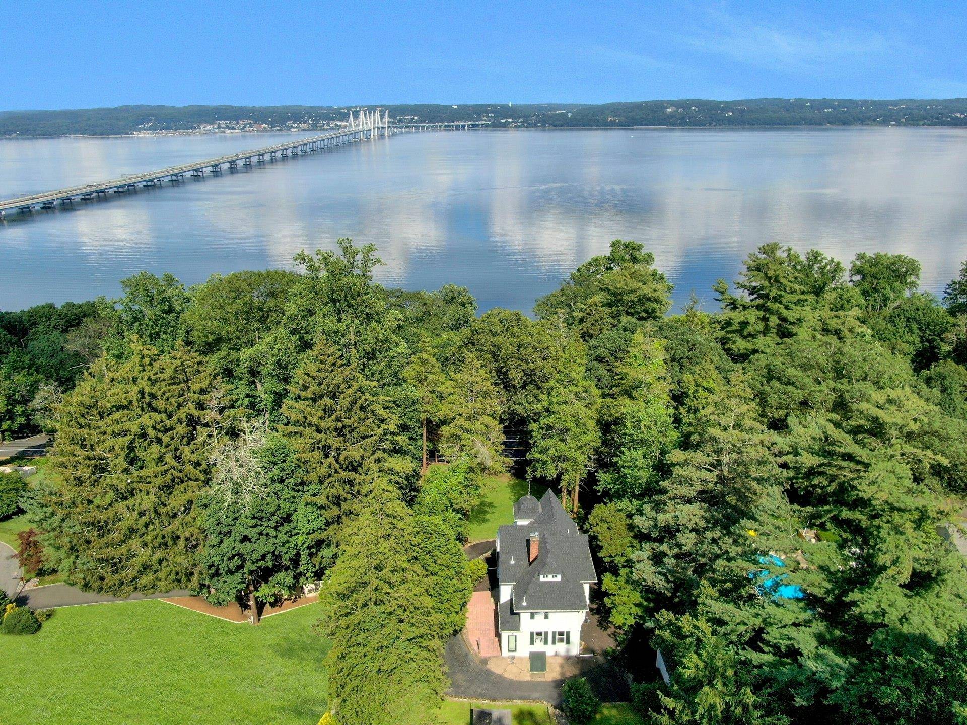 Only 20 minutes to the George Washington Bridge this stunningly renovated 1895 Victorian blends timeless charm with modern vibes and jaw dropping Hudson River views.