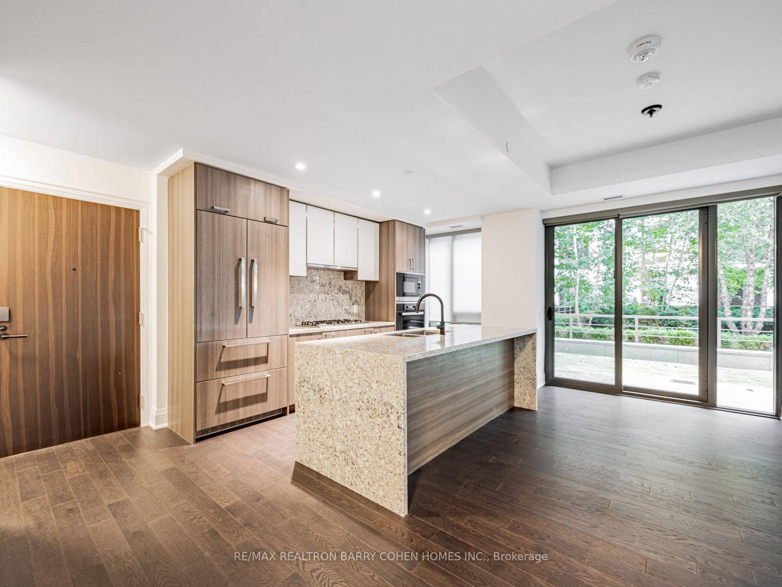 Fabulous Two Bedroom Suite At The Bianca !