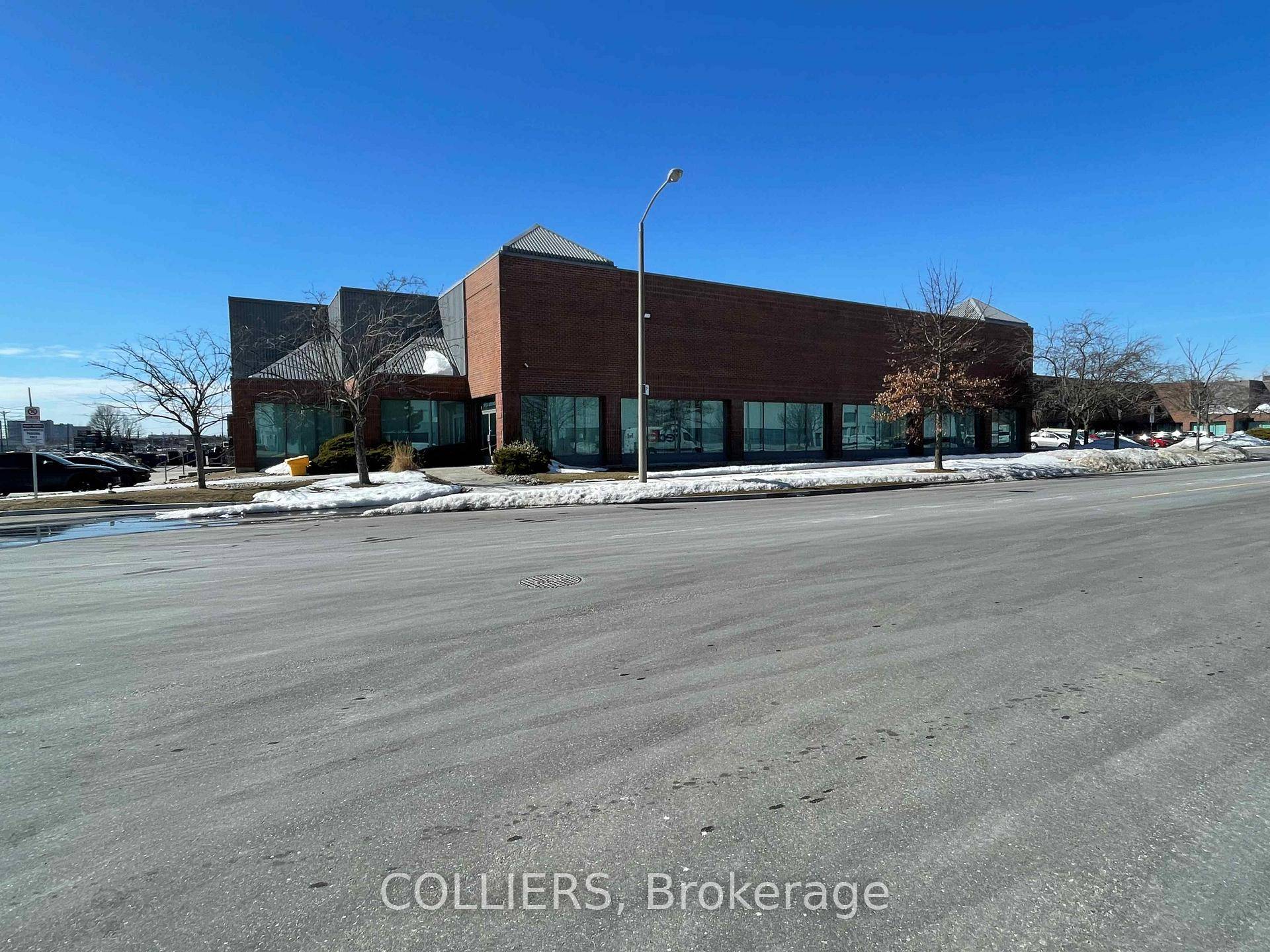 Corner unit located at the end of a quiet cul de sac, this building features high 22' clear ceilings for extra storage.