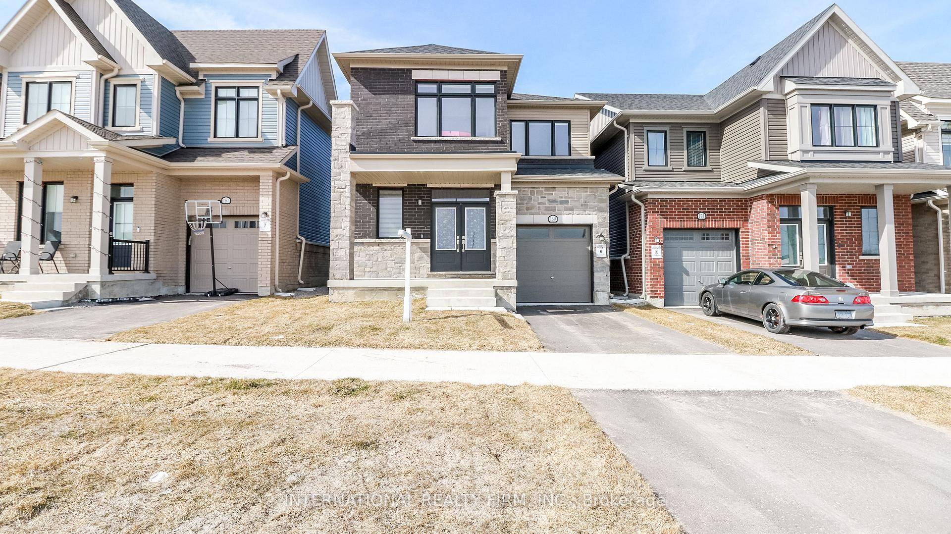 Luxurious 2 years New Premium Lot with 3 Bdrms, 3 Bath Detached House with Double door entry in prestigious South Barrie, a very quiet family neighbourhood.