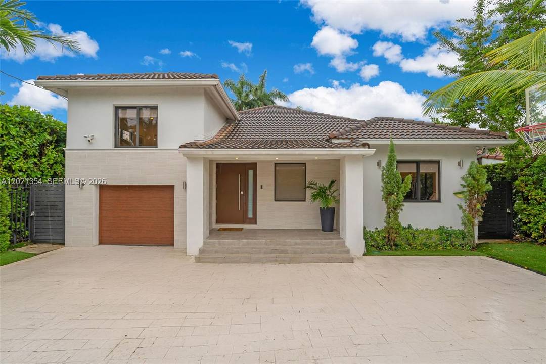 Sophisticated and fully SMART home located on the iconic Alton Road in the heart of Miami Beach, just 3 blocks from the beach and minutes from Mt.