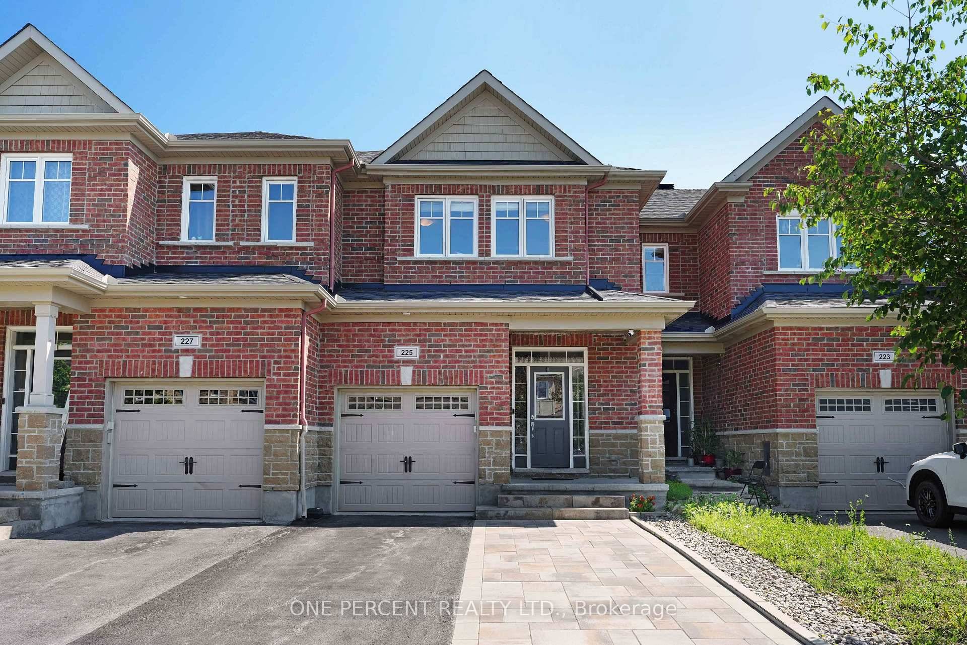 Welcome to this well maintained 3 bedroom, 2.