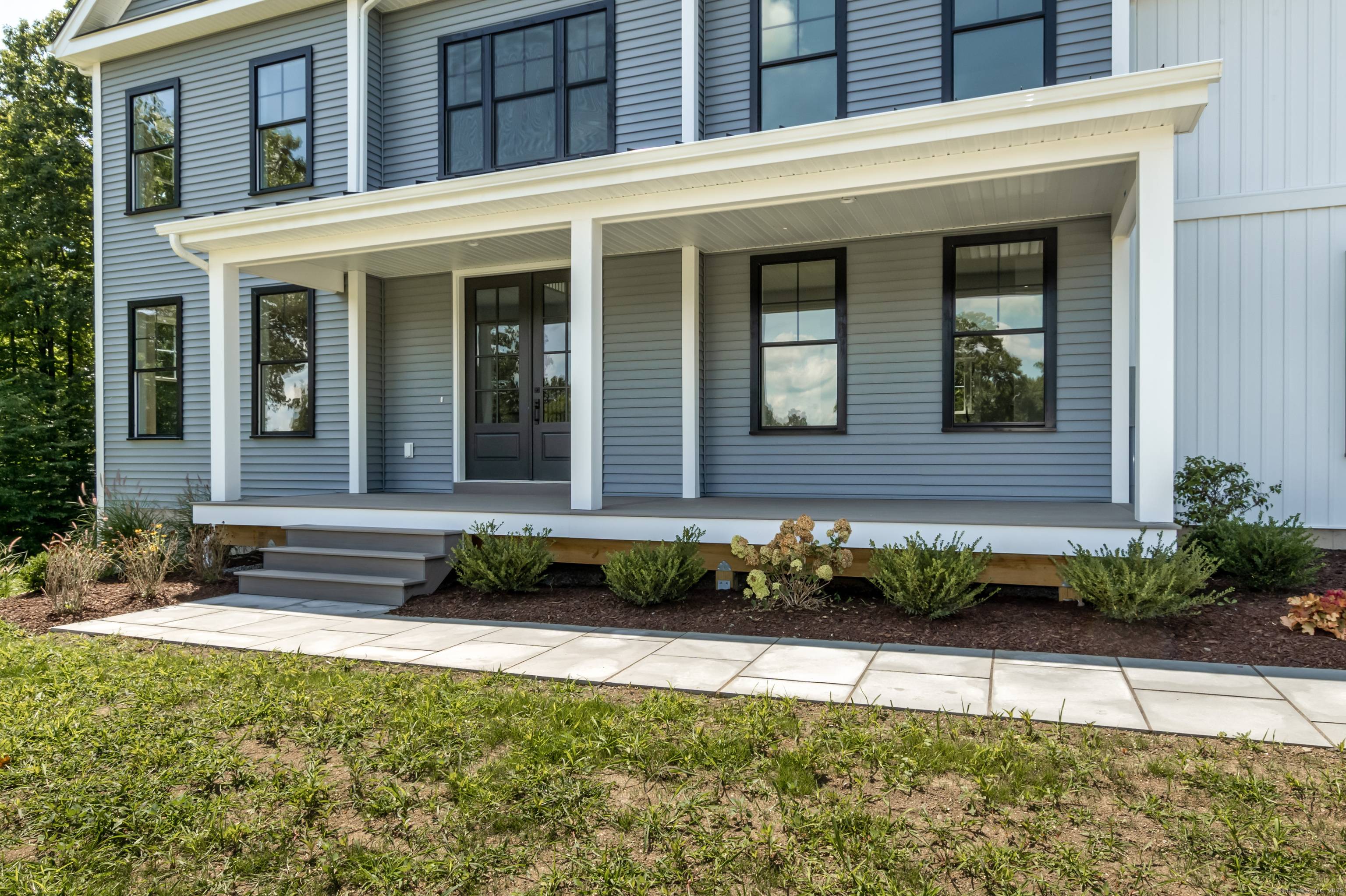 THE LILLINONAH This charming TO BE BUILT 4 bedroom, 2 and a half bathroom home includes everything a modern household needs, including an oversized 3 car garage and an expansive ...