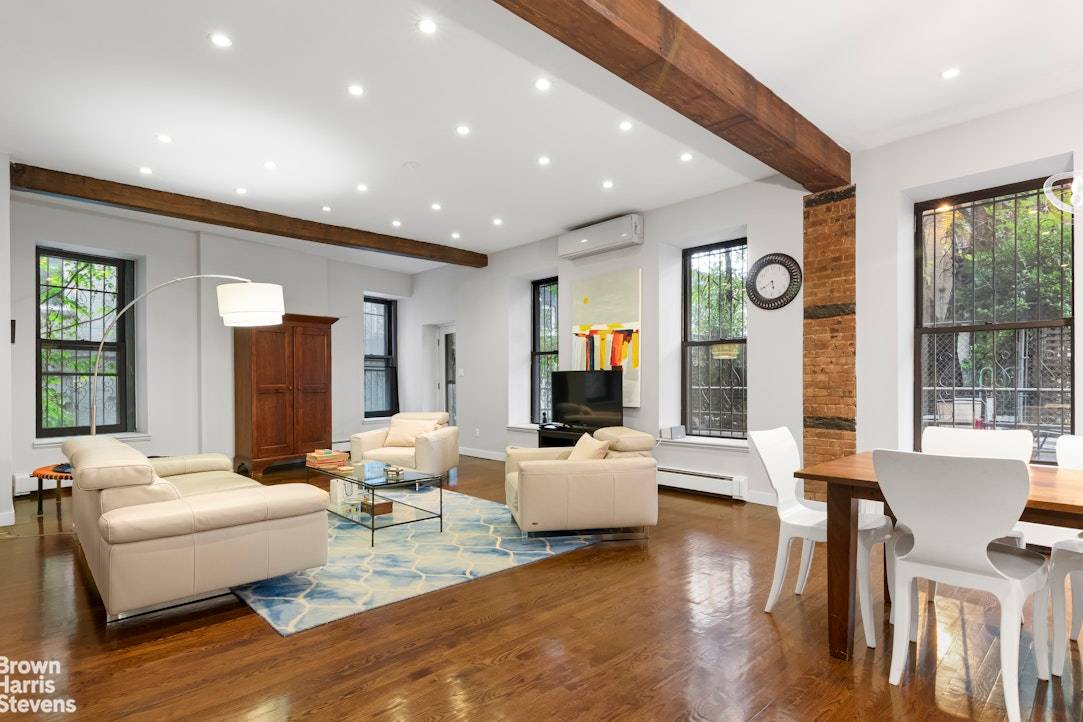2062 sf duplex. 10ft ceiling height.