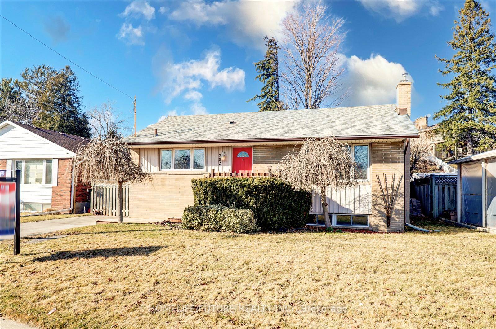 Welcome To 702 Emerson Ave, Oshawa This Absolutely Stunning Huge 65' x 112' Lot Bright amp ; Spacious Fully Renovated 3 2 Bedrooms, 2 Kitchens amp ; 2 Full Bathrooms ...