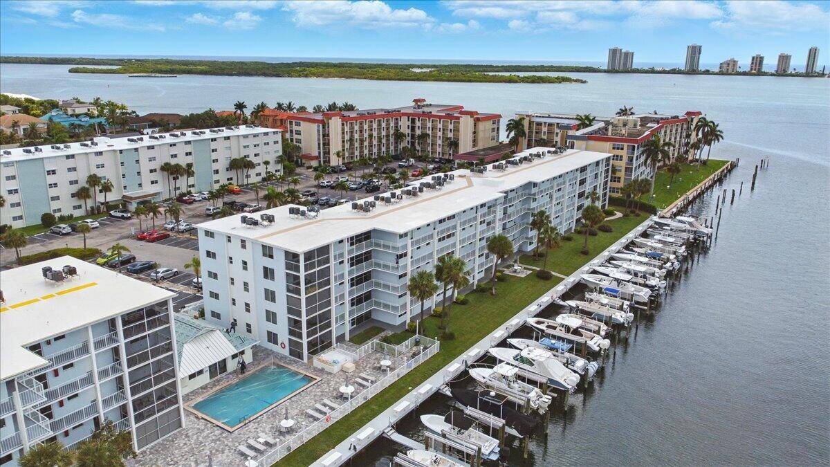 One of a kind unit in sought after Paradise Villas.