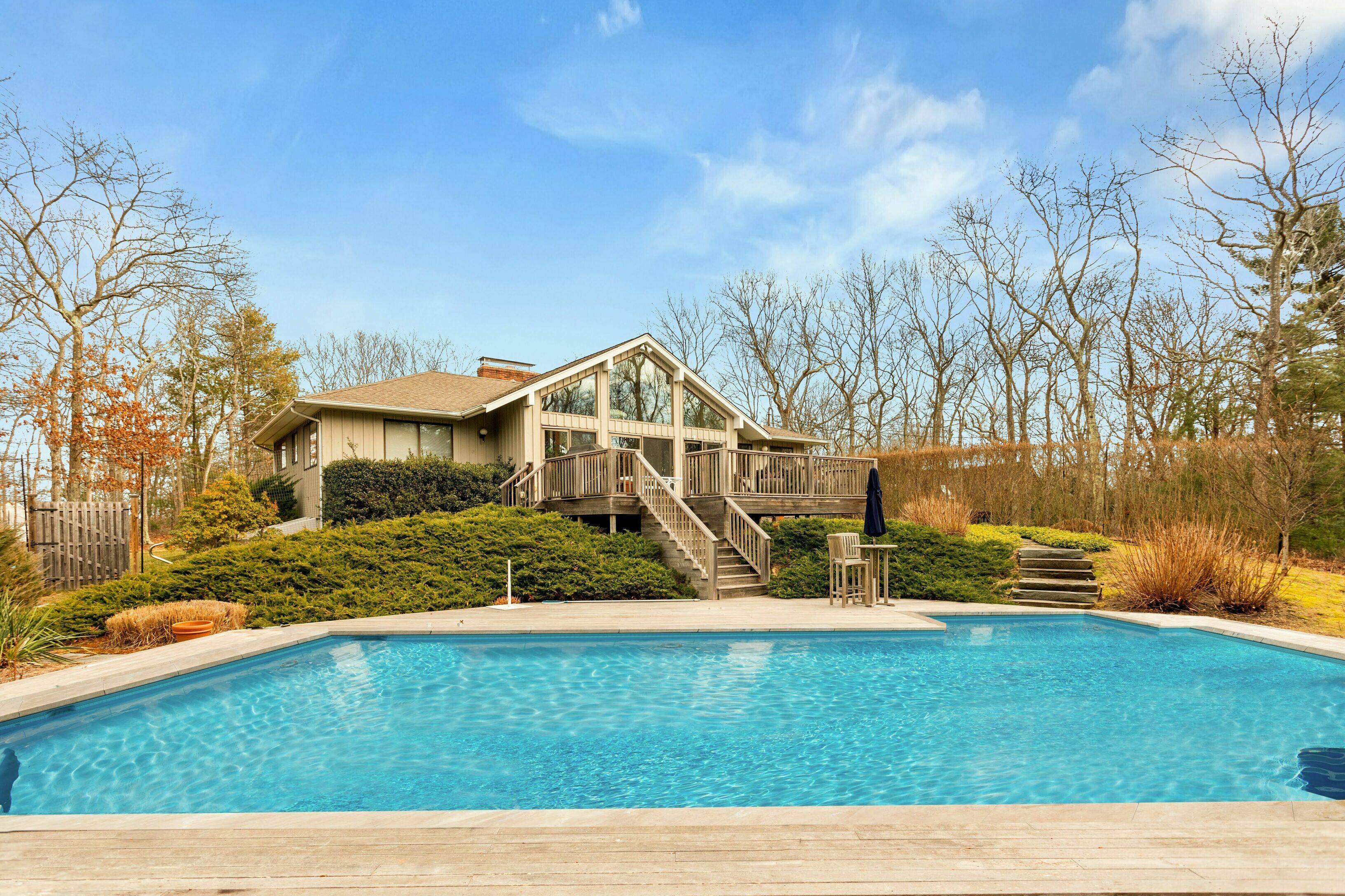 Privacy in East Hampton, Minutes to Sammy's Beach!