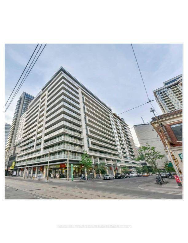 Fully Furnished One Bedroom, Den, 2 Bathrooms, 9' ceiling amp ; Large Balcony Condo Apartment in a Super Central amp ; Convenient Location in Toronto Downtown Core.