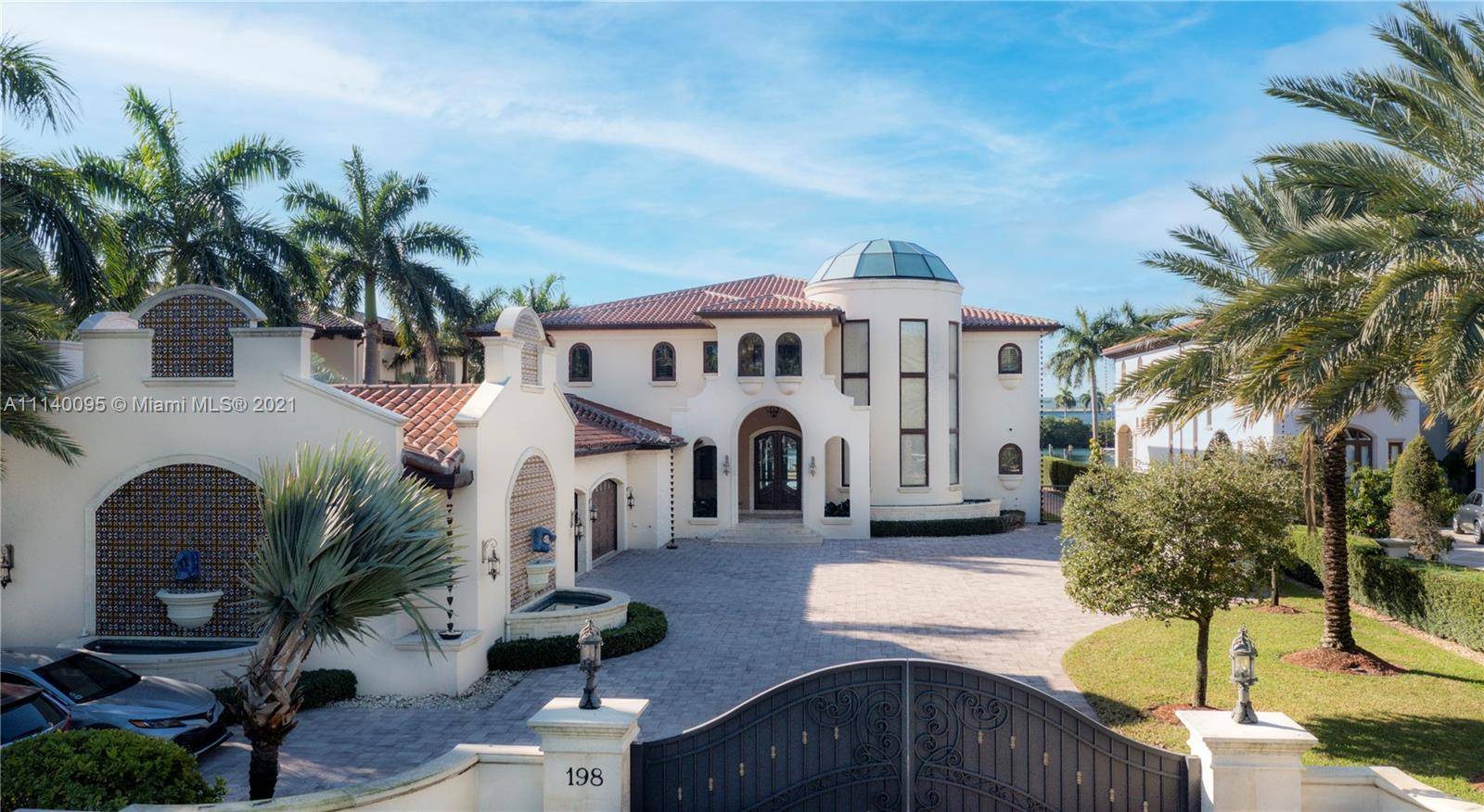 Prestigious home on Palm Island !