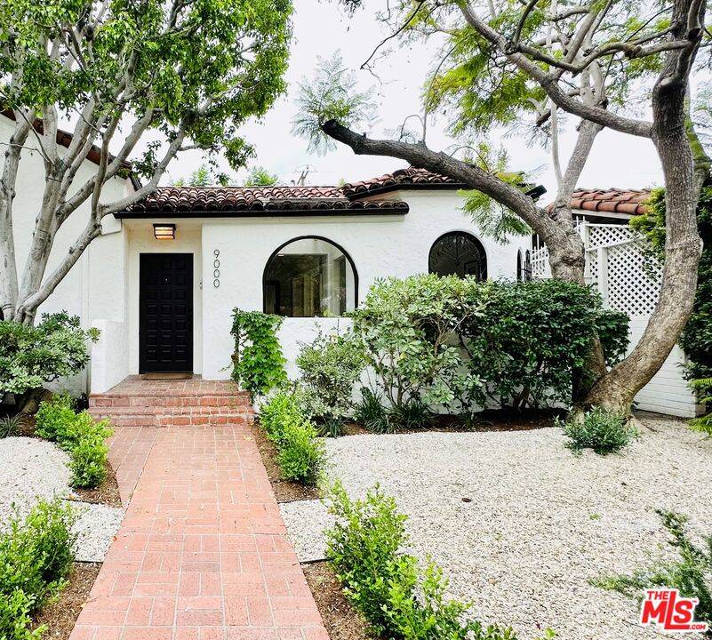 9000   Dorrington Ave Beverly Grove LA