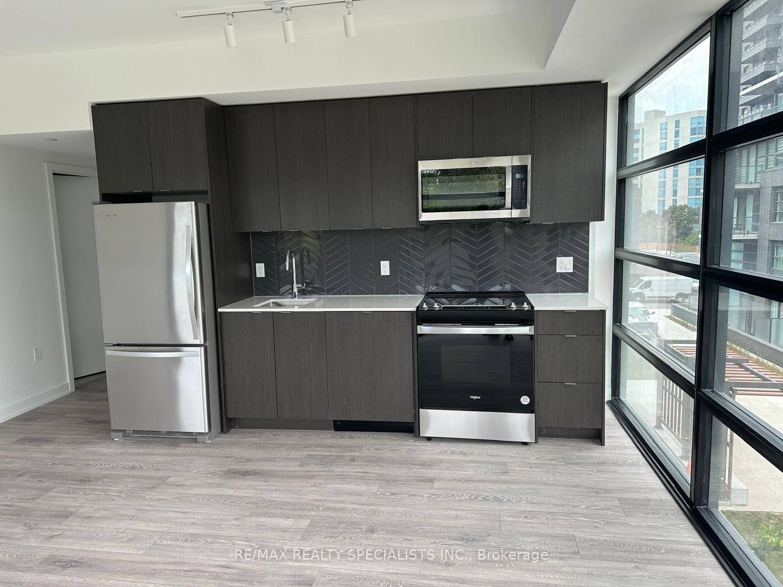 For Lease 2 Bed, 2 Bath Condo at The Landing by Carttera Whitby, Prime Location Near Hwy 401 407 amp ; Whitby GO Station.