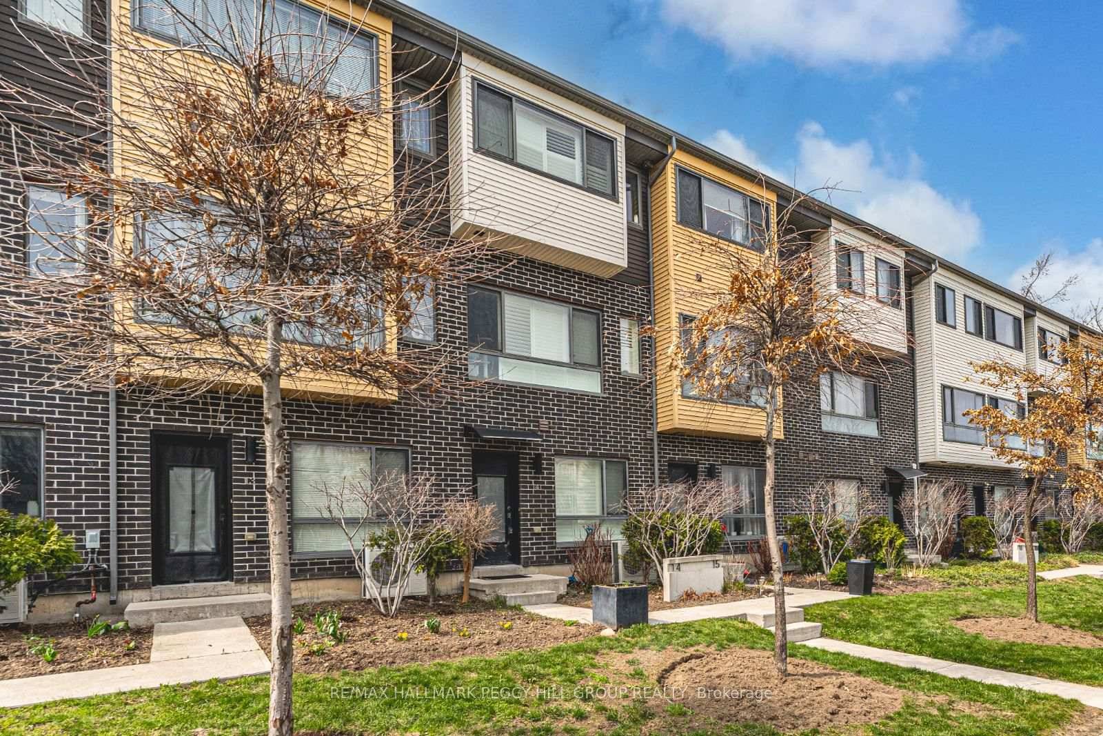 MODERN 3 STOREY TOWNHOME WITH ECO FRIENDLY FEATURES IN A PRIME ARDAGH LOCATION !