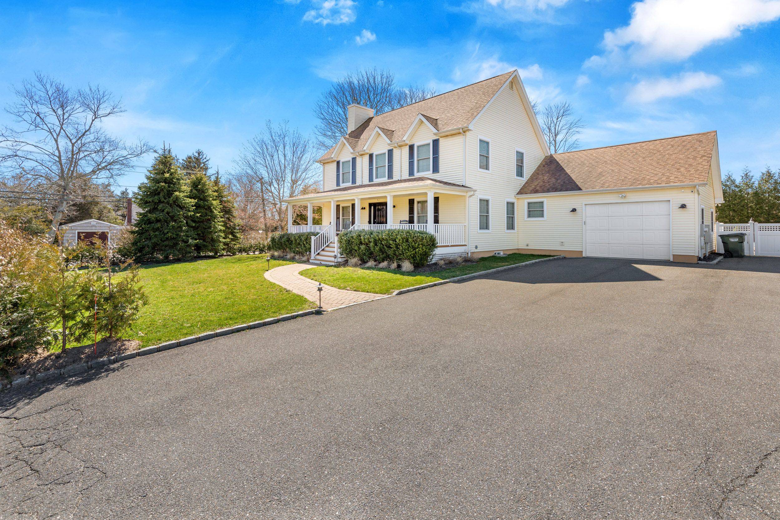 SUMMER FUN IN HAMPTON BAYS