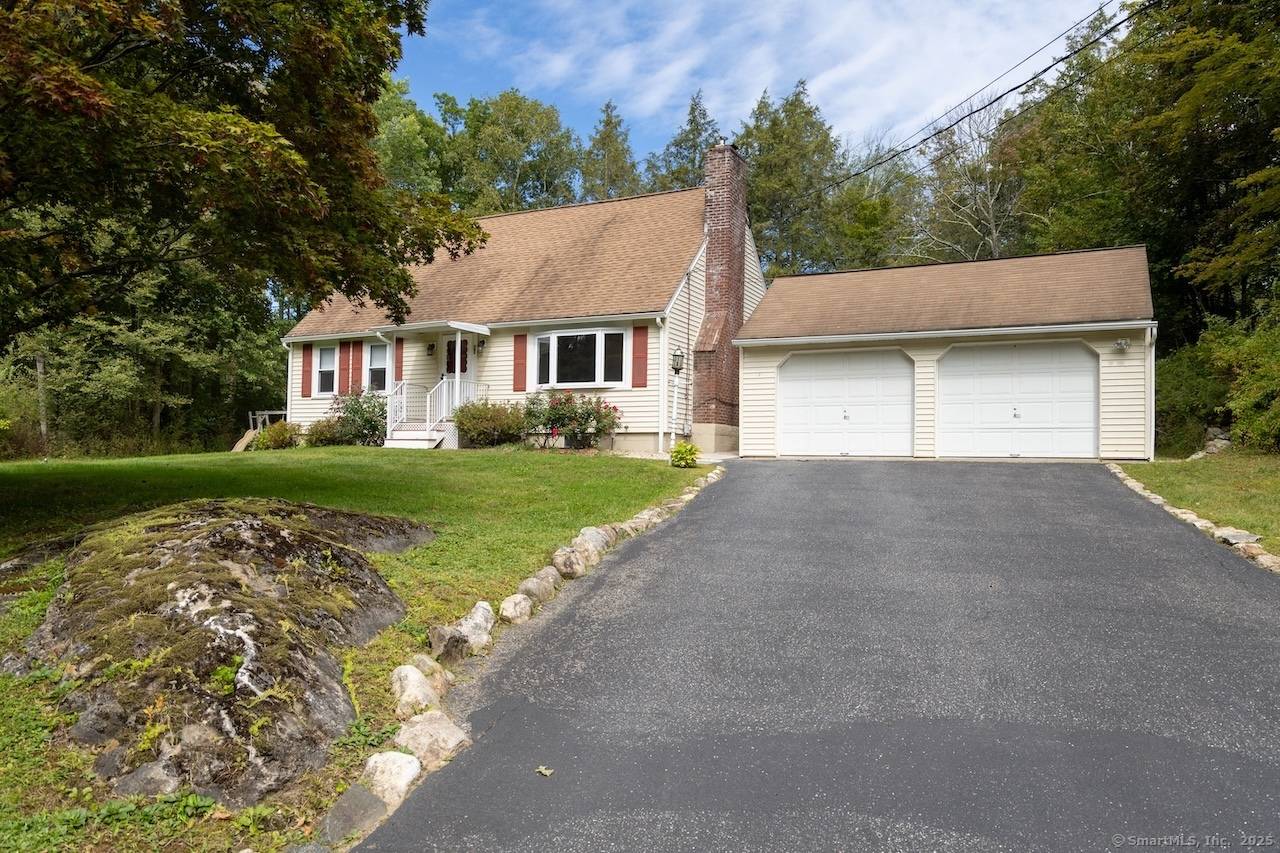 Charming Cape in Prime Lakeville Location Ideally located just minutes from town, this well maintained 3 bedroom, 2.