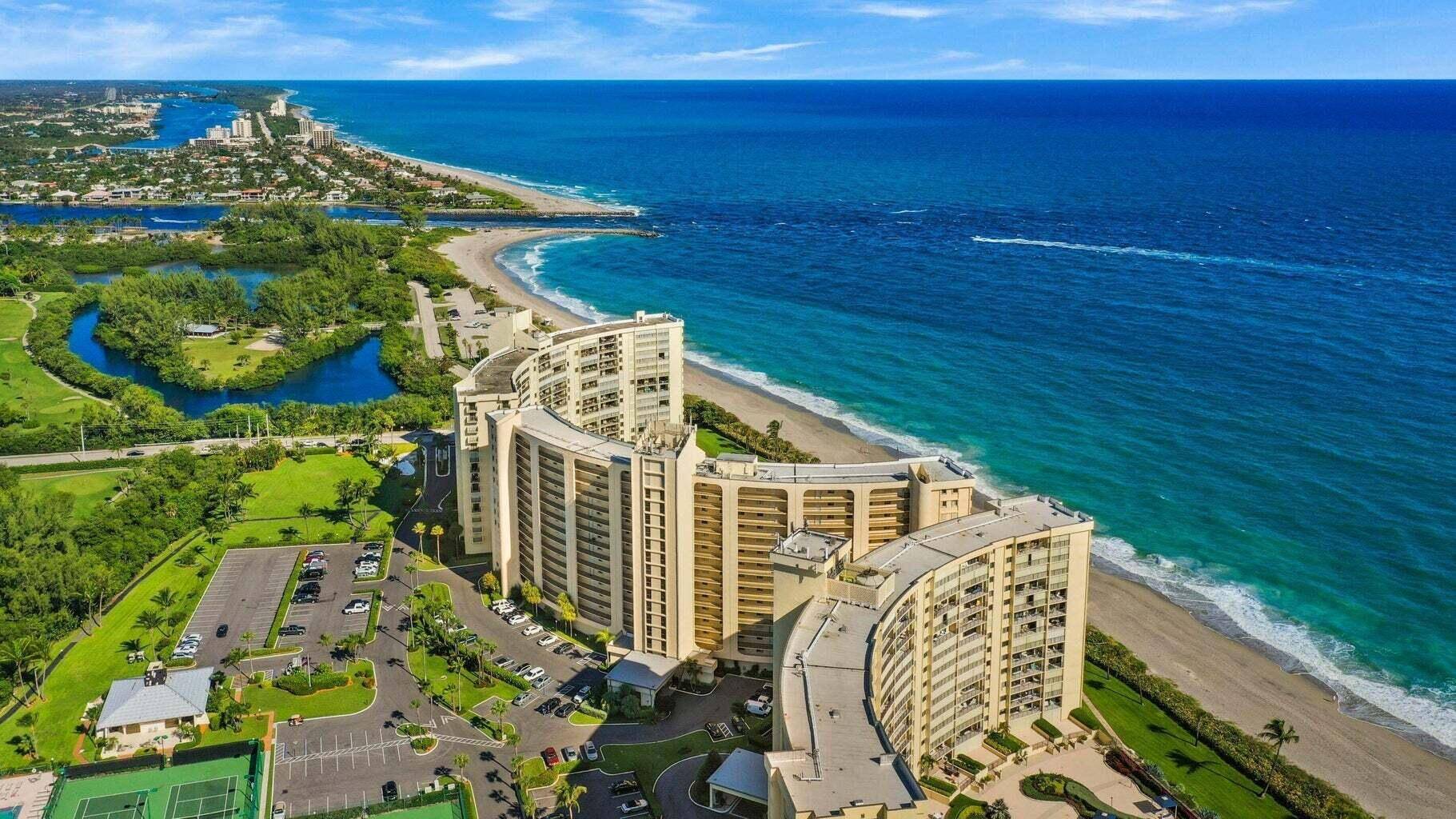 Come and enjoy the best of what Jupiter has to offer with expansive oceanfront views and the most gorgeous sunrises !
