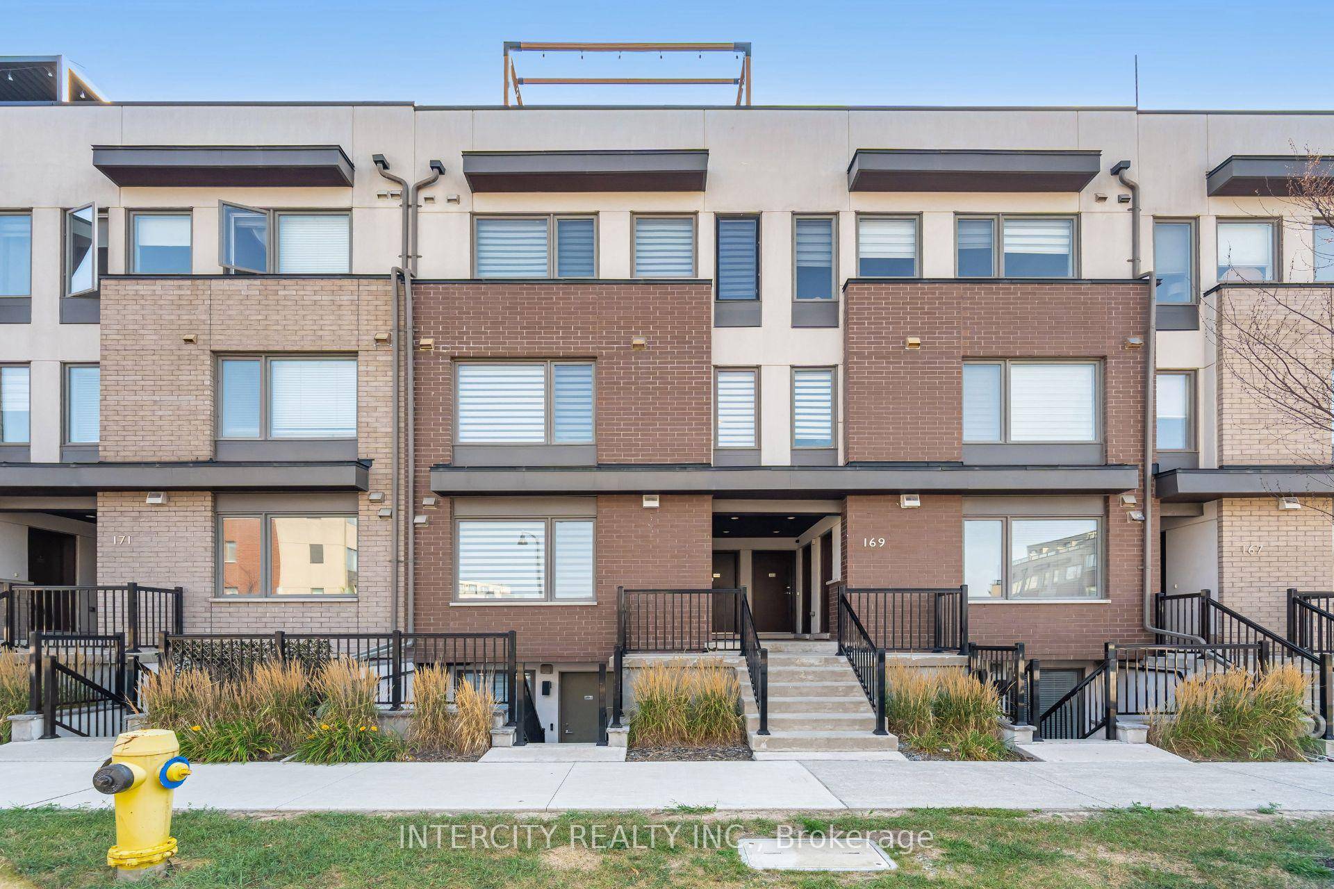 Welcome to 3 169 William Duncan Rd a bright, stylish 2 bedroom, 2 bathroom stacked townhouse nestled in the family friendly Downsview Park community.