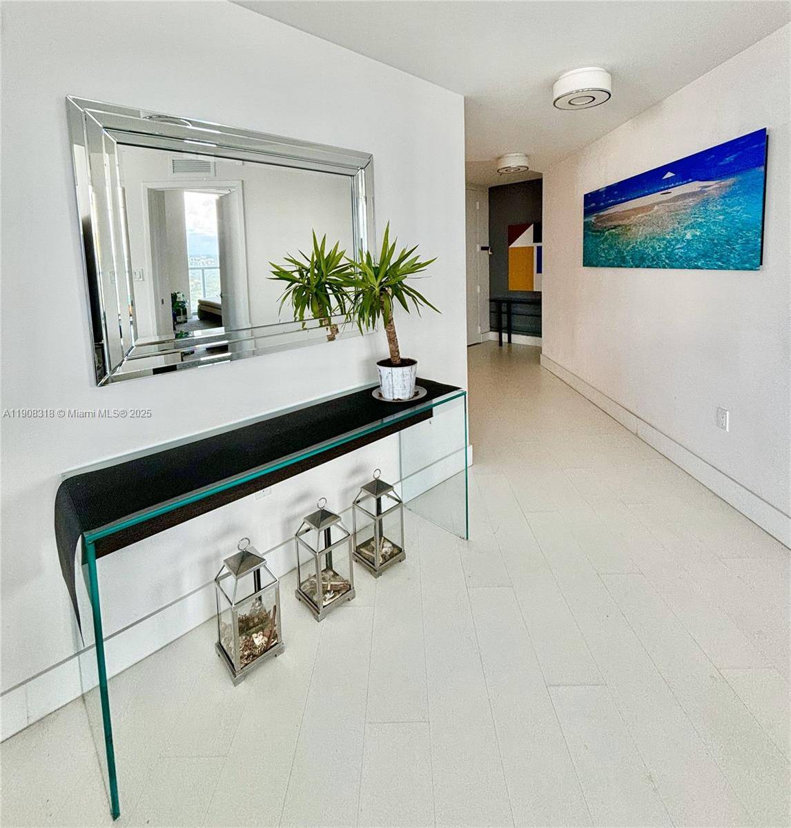 PH, expansive views, 3 beds, 3 baths, 2 en suite, featuring wraparound floor to ceiling windowds, spectacular views, wesrward, excellent light, spacious, logic flow, open kitchen, ceramic wood throughout, bedrooms ...