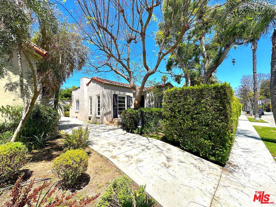 9019 Rosewood Ave 3BR Beverly Grove La
