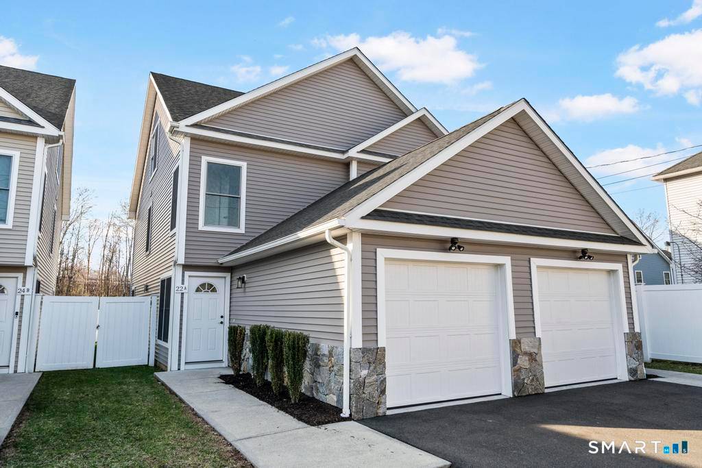 Modern Luxury and Effortless Living in the Heart of Woodbridge !