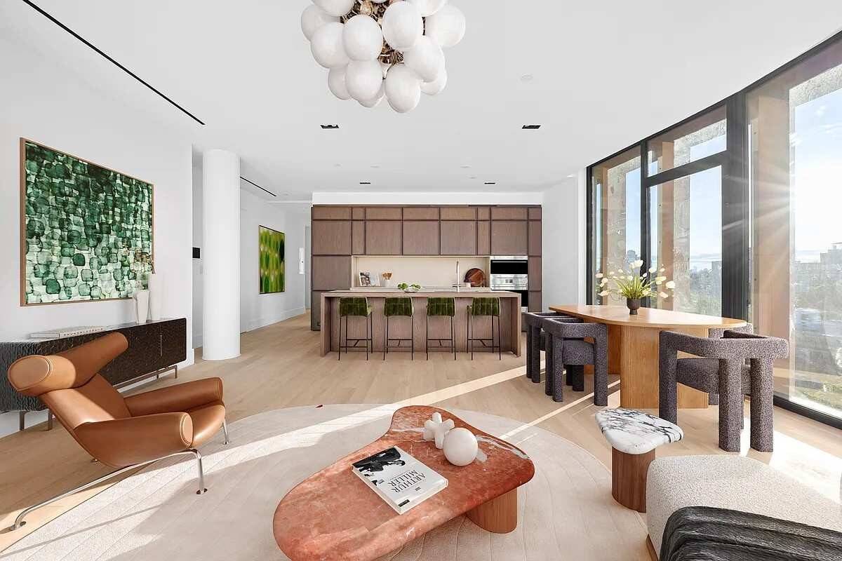 A Corner Two Bedroom with Dramatic Light and Skyline Views Residence 3B is a spacious, northwest and northeast facing two bedroom, two bathroom home with soaring 10 foot ceilings, oversized ...