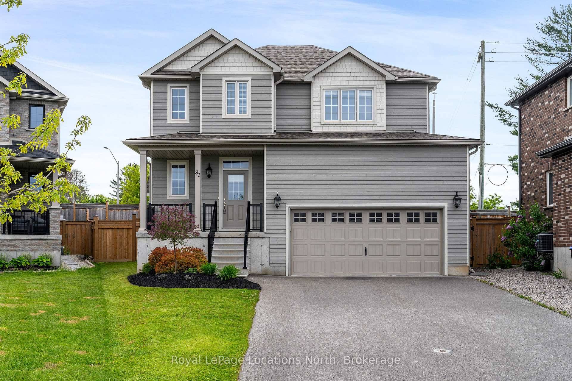 Situated on a quiet crescent in Mountaincroft, this beautiful property is set back on a premium pie shaped lot in one of Collingwood's most desirable neighbourhoods.