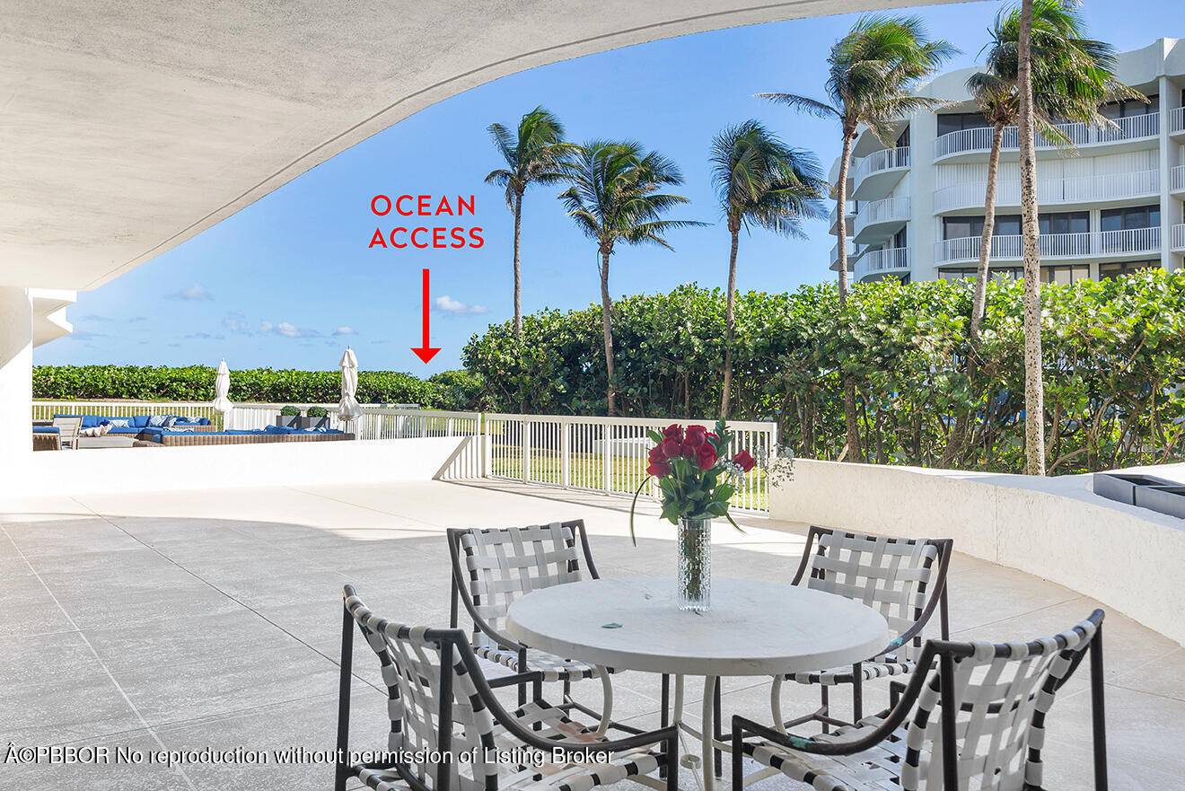 Palm Beach spacious 2 bedroom, 2 bath apartment, over 2000 Sq.