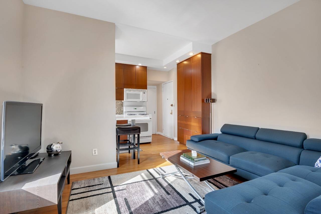 Enjoy the charm of pre war building details with the benefits of an architect designed and newly renovated one bedroom home.