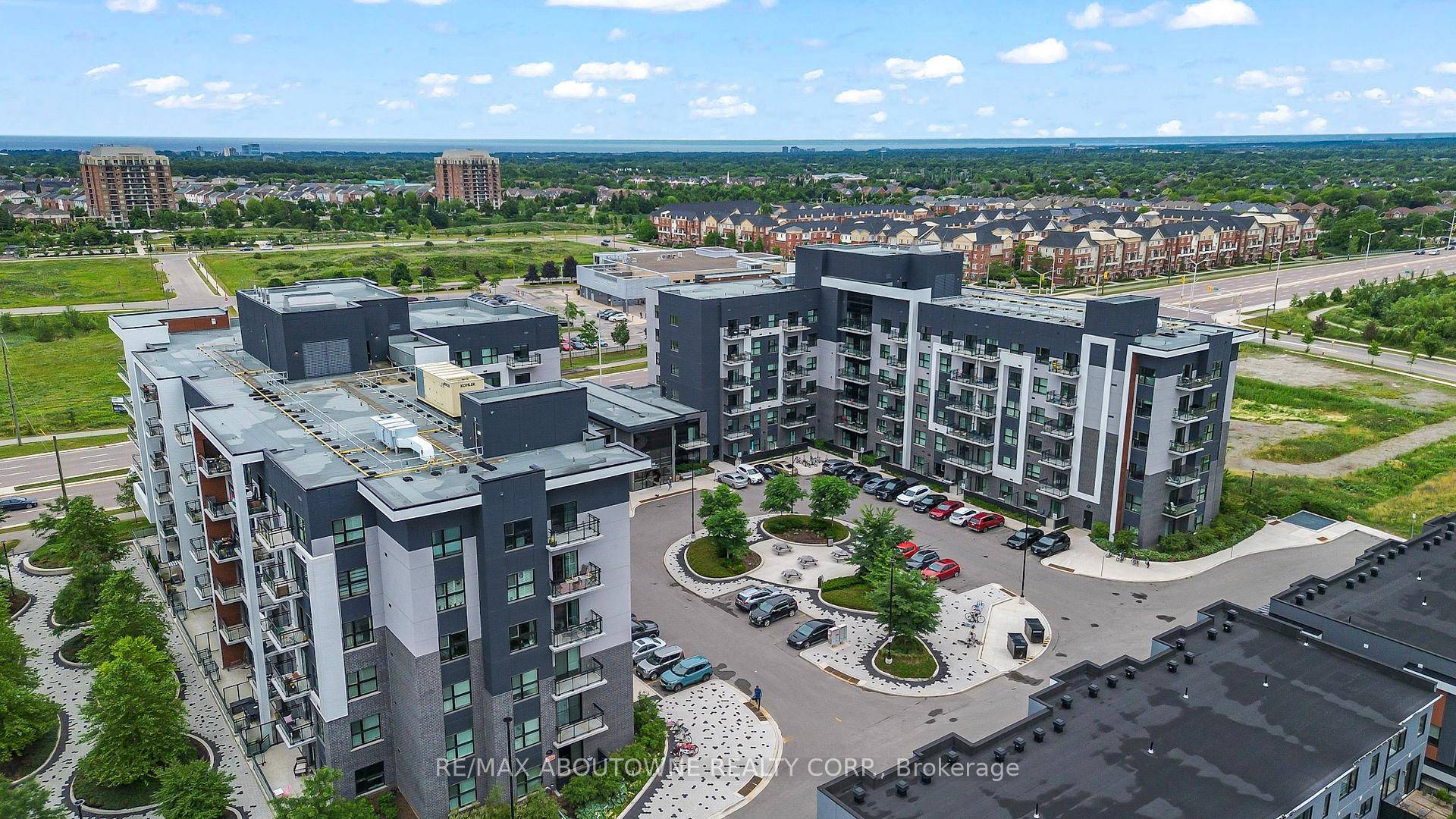Welcome to Bower Condos by Mattamy, a modern mid rise community ideally located in the heart of vibrant Uptown Oakville.