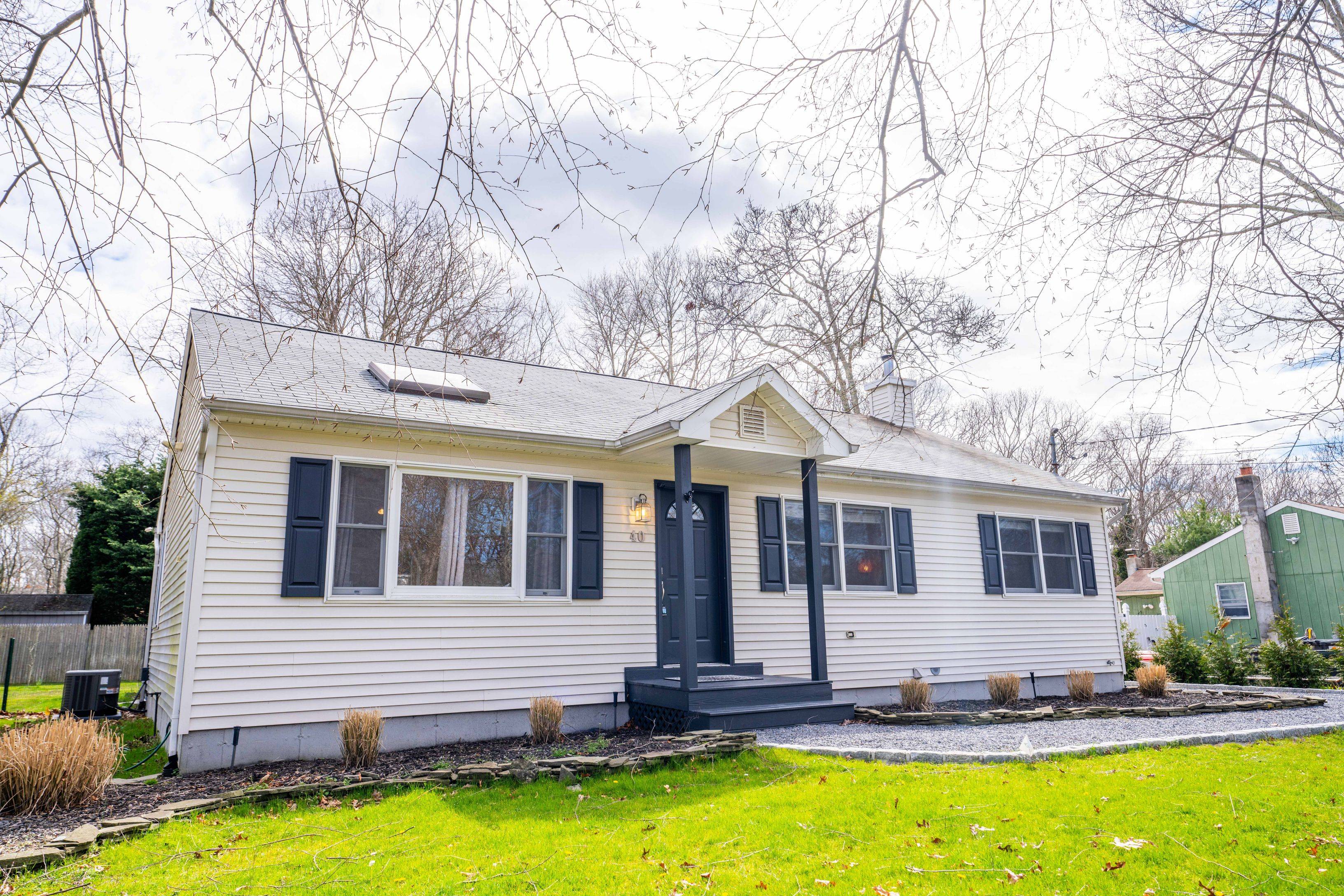 NEWLY RENOVATED HOME IN HAMPTON BAYS, CENTRAL TO ALL!