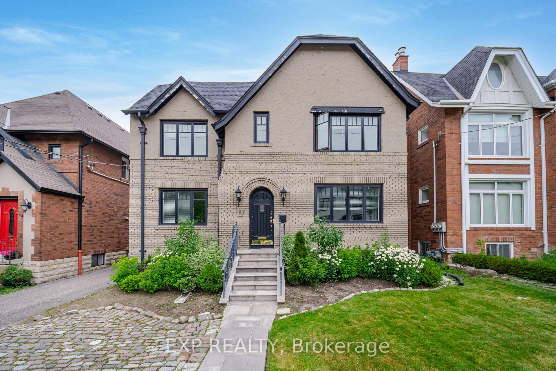 Spacious and bright 1 bed, 1 bath basement apartment located on a quiet, tree lined street inTorontos sought after Forest Hill neighborhood.