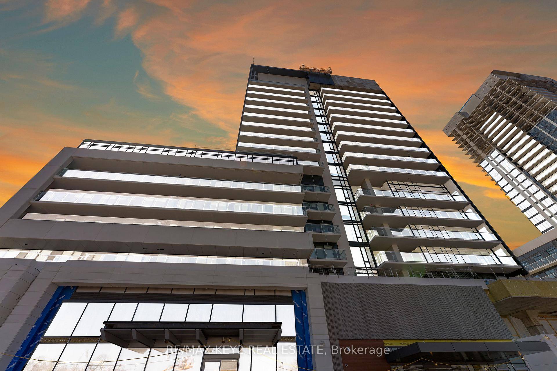 Beautiful 514 Sqft Luxury, 1 Bed, 1 Bath Condo At Rodeo Drive Condos.
