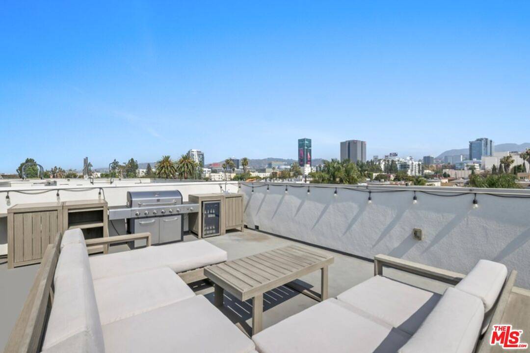 1243  N Gower St 3BR Hollywood La